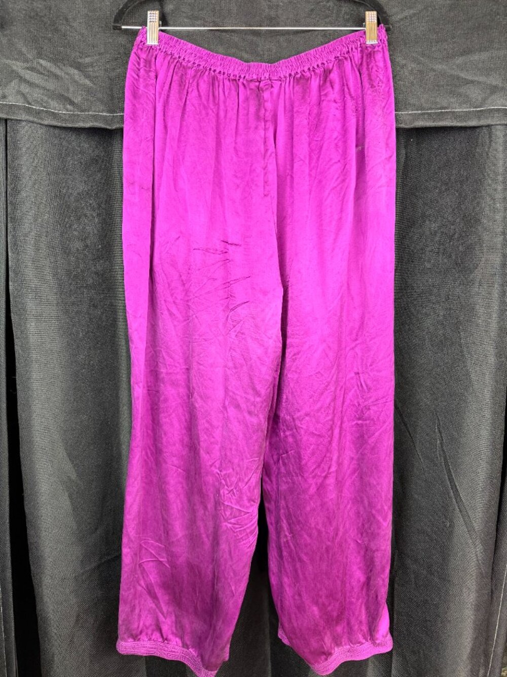 J. Peterman 100% Silk Womens Wide Leg Pleated Purple Pants (size M/L) - Picture 3 of 3